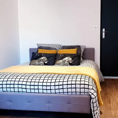 3 Liberte - 1er Apartment Saint-Affrique